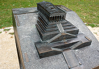 Picture: Tactile model of the Walhalla