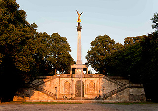 Link to Maximilian Park with Angel of Peace