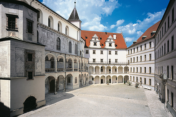 Picture: Palace courtyard