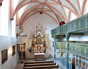 Link to the castle church