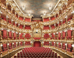 Link to the Cuvilliés-Theatre