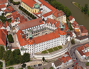 Link to the palace terrace