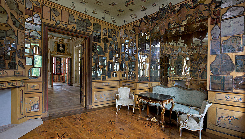 Chinese-style Mirror Cabinet