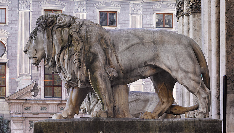 Stone sculpture 'Lion', side view