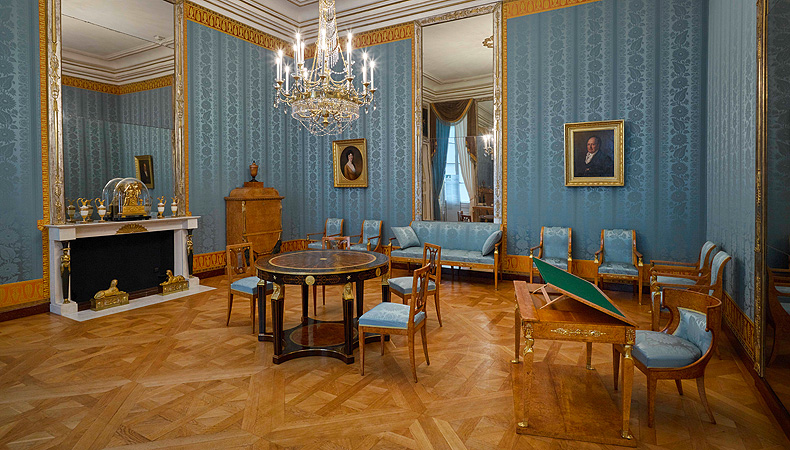 Schloss Nymphenburg, München, Arbeitszimmer der Königin