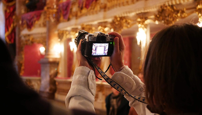 Munich Residence, photographer in the Cuvilliés Theatre