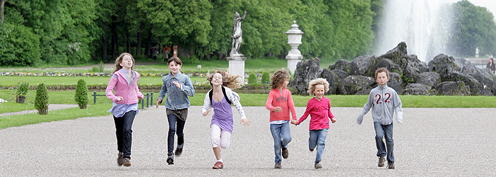 Bild: Kinder im Schlosspark Nymphenburg